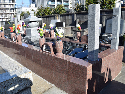 個別の専用骨壺（三霊用）