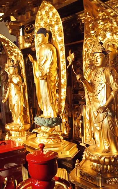 興岳寺本堂の仏像